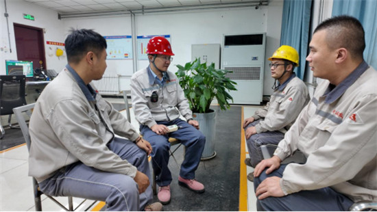 （官網(wǎng)、公眾號）濟源鋼鐵王洪杰榮獲“全國勞動模范”稱號663.jpg